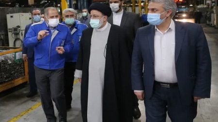 کاهش خودروهای ناقص ایران خودرو به میزان تولید دو هفته تا پایان تعطیلات نوروز