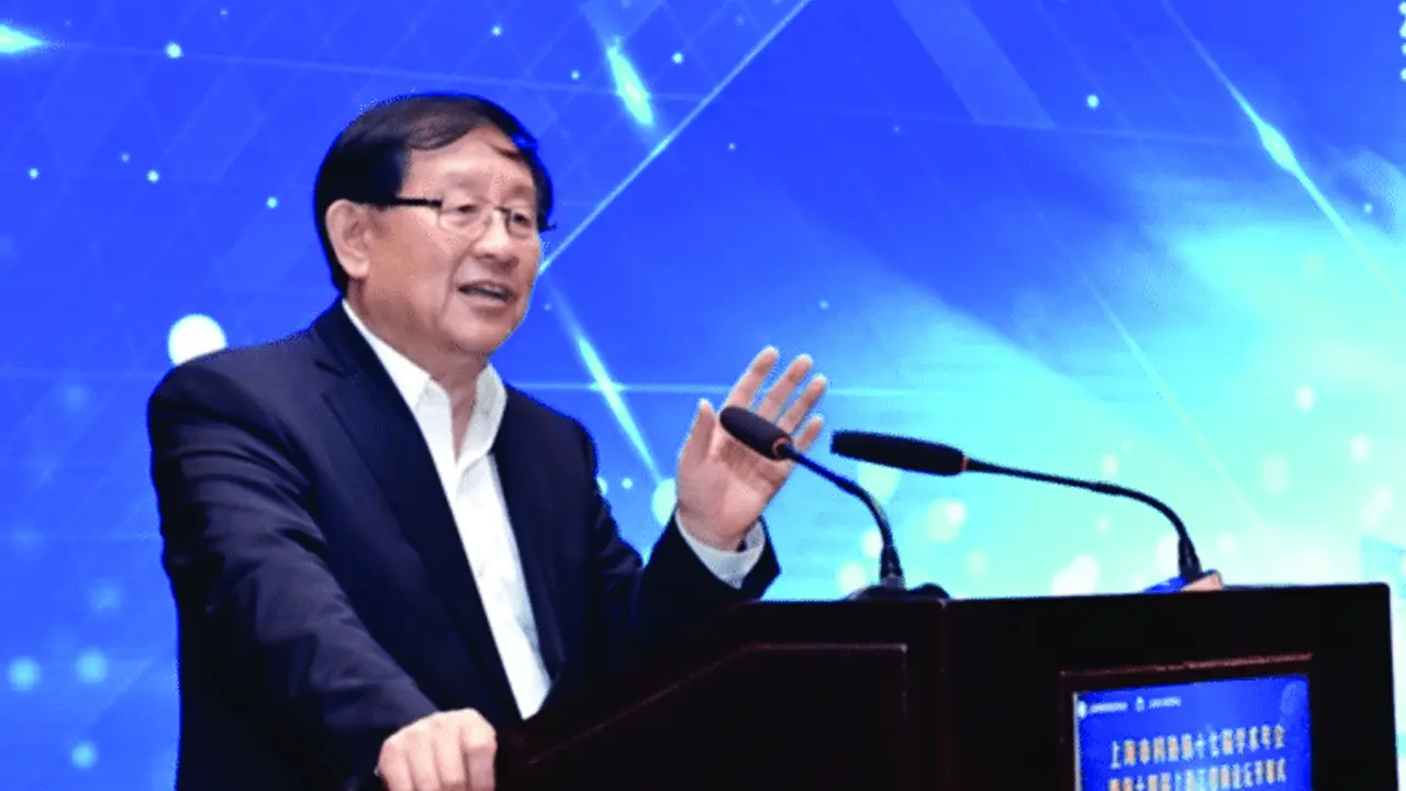 وان گانگ، رئیس انجمن علم و فناوری چین، +خودروی برقی